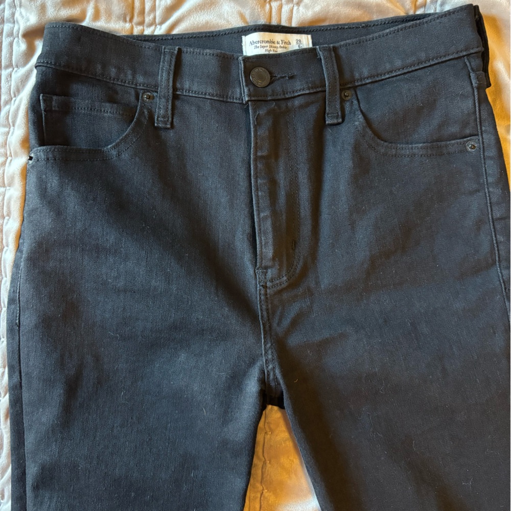 Abercrombie and Fitch Skinny High Rise Ankle Cutoff Jeans | Size 28